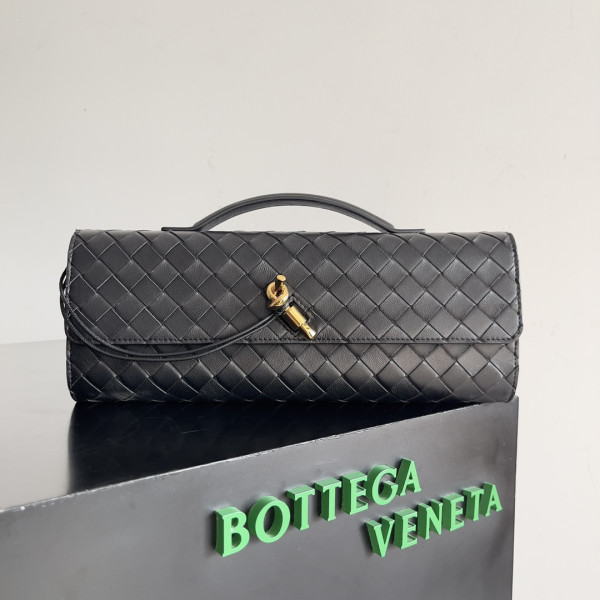 Bo*te*ga ve*ne*ta long clutch andiamo with handle