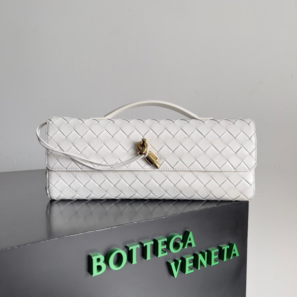 Bo*te*ga ve*ne*ta long clutch andiamo with handle