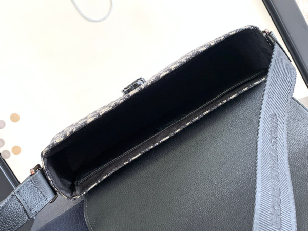 D*or oblique D*orcamp messenger bag