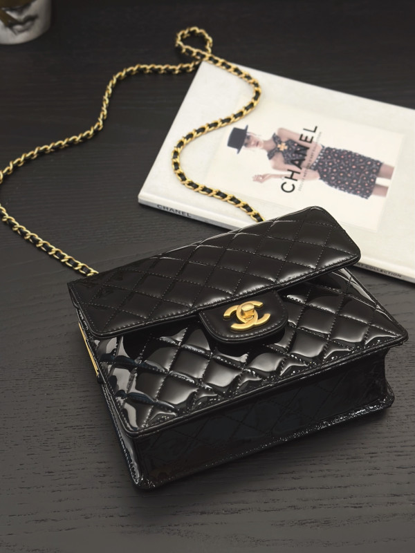 CL FLAP BAG