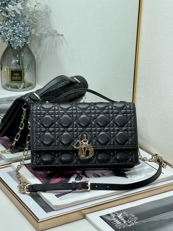 lady D*or-24*14*7.5cm