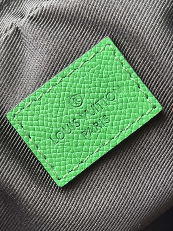 l**is V*t*n nano alpha-11.0*18.5*6.5cm