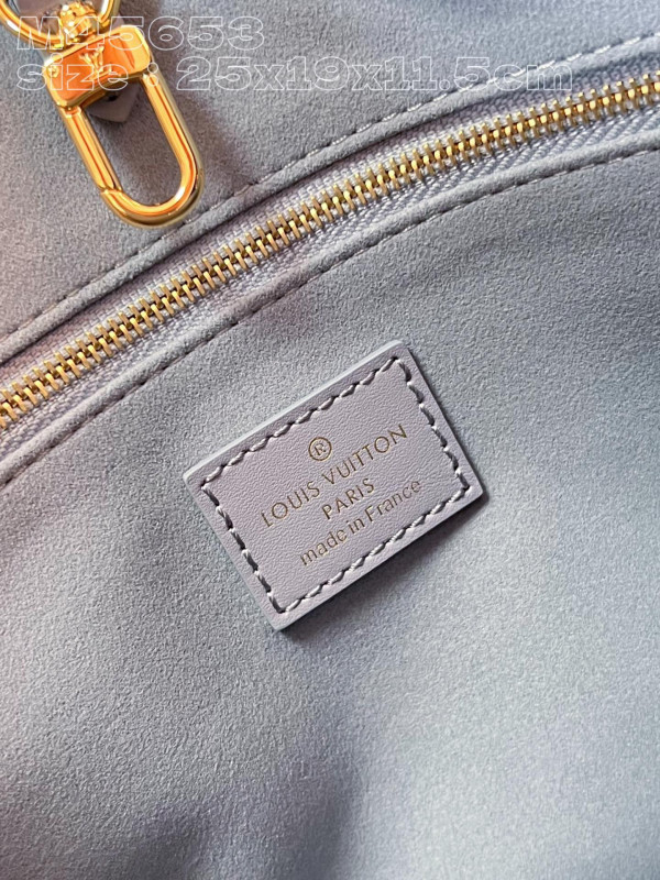 l**is V*t*n onthego pm-25*19*11.5cm