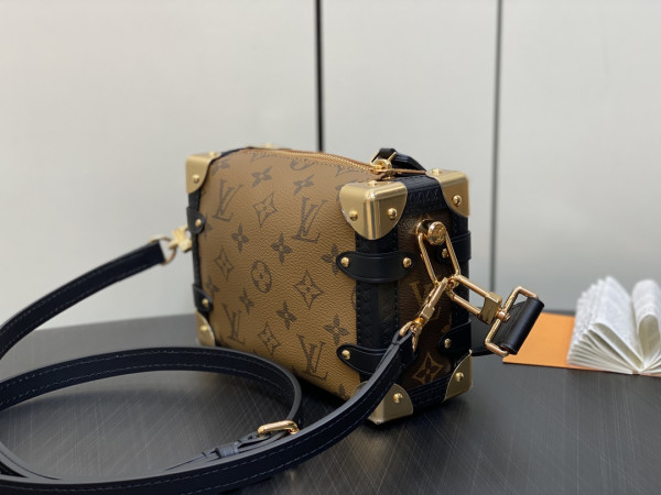 l**is V*t*n side trunk pm-18×12.5×8cm