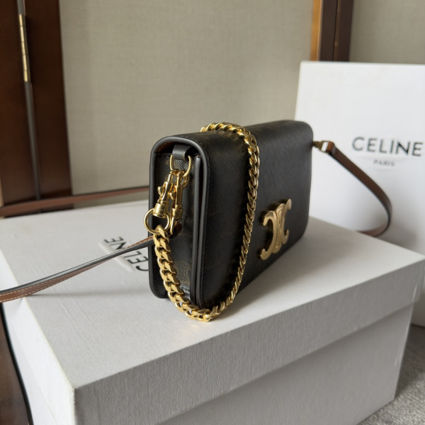 Ce**e chain shoulder bag triomphe
