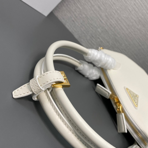 Pra*a leather handbag-31x16x11cm