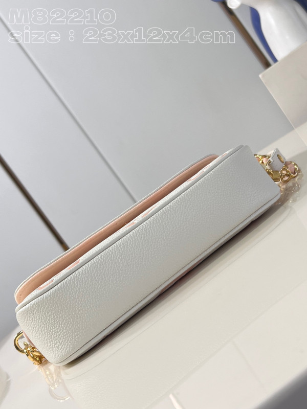 l**is V*t*n wallet on chain ivy-23.5*12*4.3cm