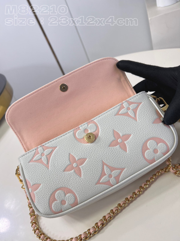 l**is V*t*n wallet on chain ivy-23.5*12*4.3cm