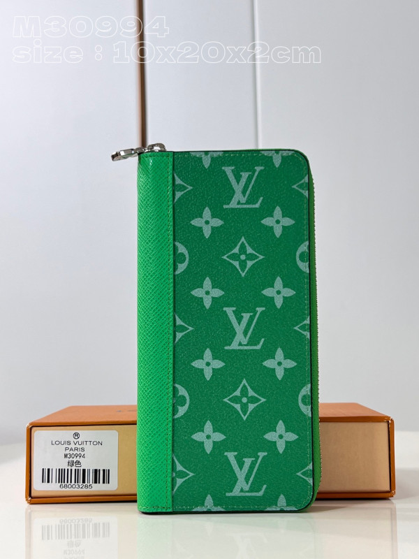 l**is V*t*n zippy wallet-10*20*2 cm