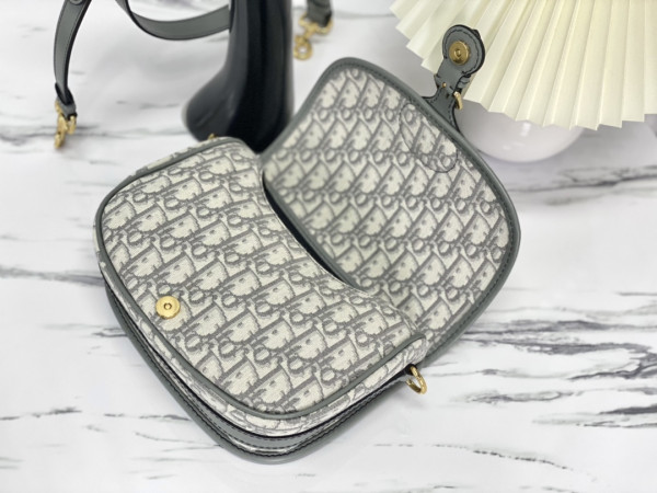 D*or bobby bag medium-22-17-6cm