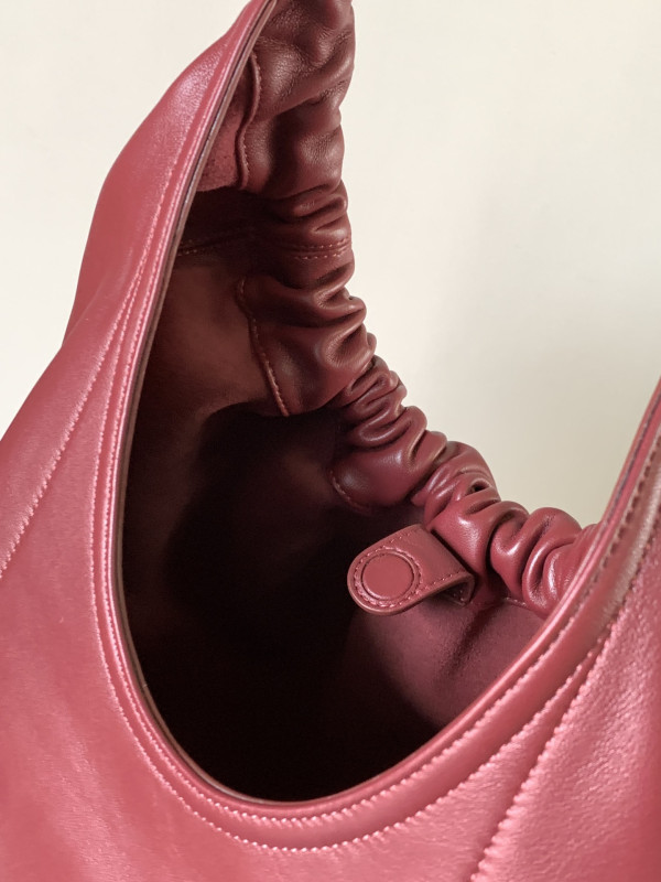 Loewe Squeeze Bag-34*33*13.5CM