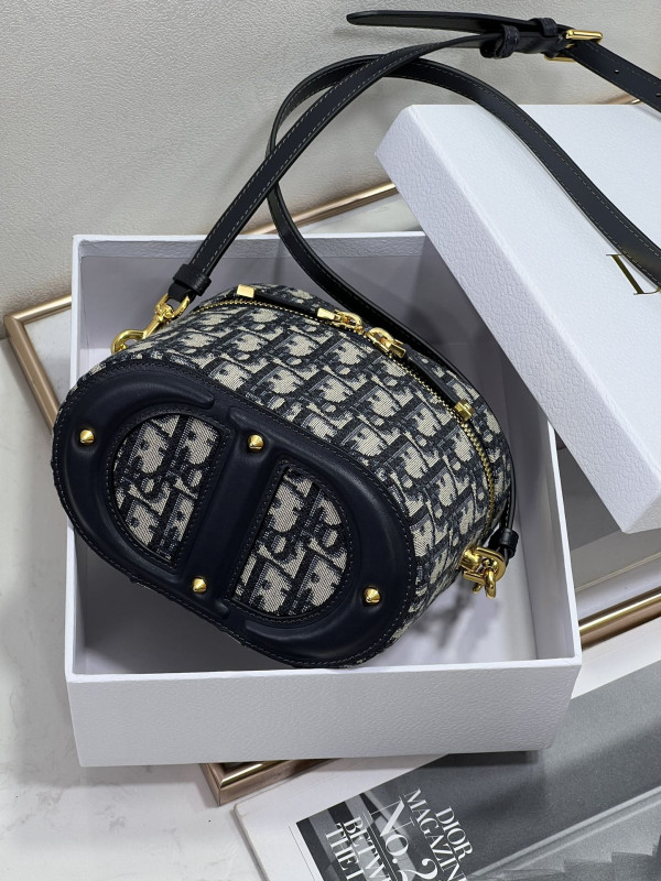 D*or cd signature vanity case-16*11*9.5cm