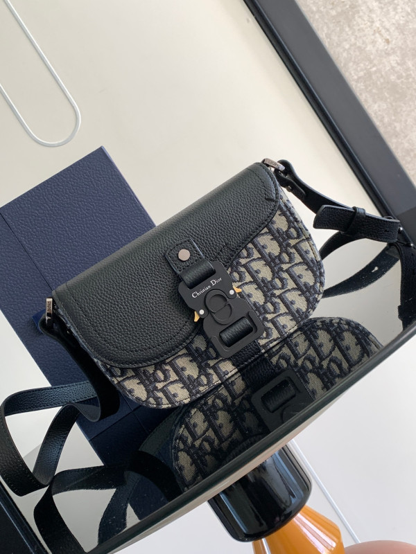 D*or saddle messenger bag-19.5*13*4.3 cm