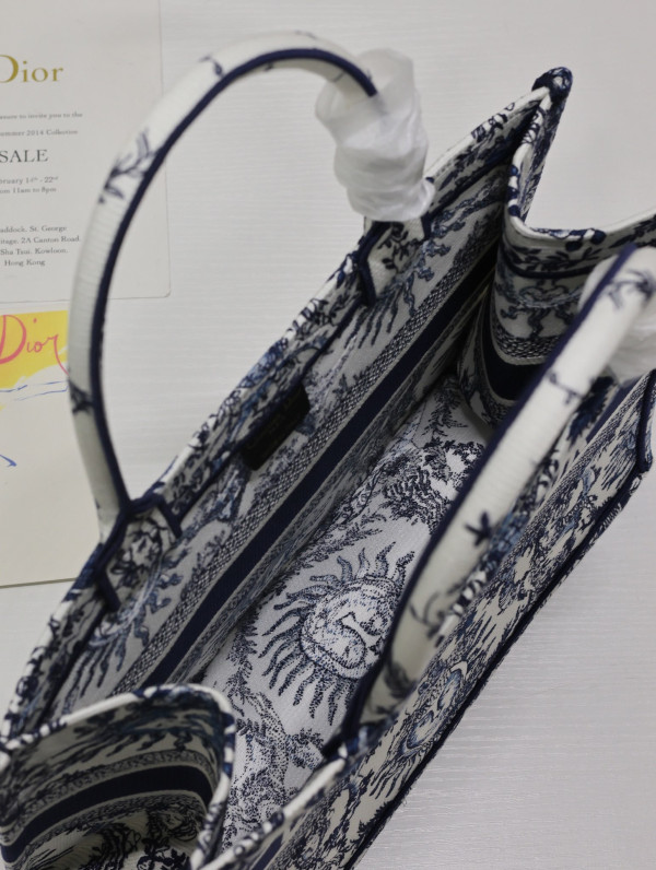 medium D*or book tote-36*18*28cm