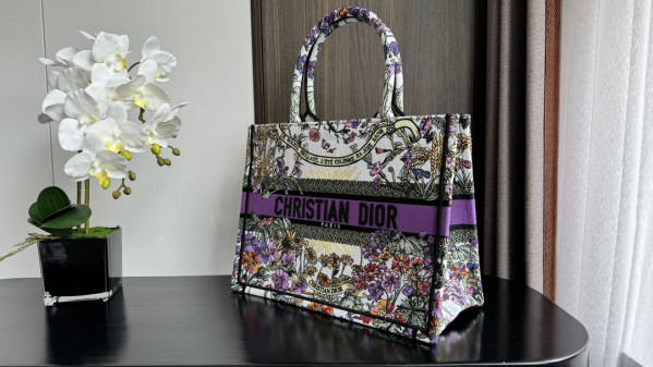 medium D*or book tote-36*18*28cm