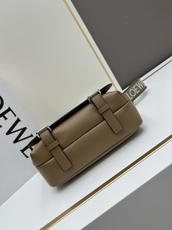 LOEWE messenger bag-24.5*18*10.5cm