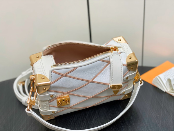 l**is V*t*n side trunk pm-18*12.5*8cm