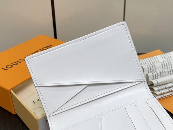 l**is V*t*n pocket organizer-8*11.1*1 cm