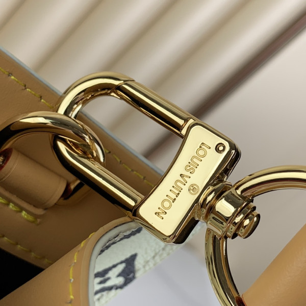 l**is V*t*n sac plat carryall