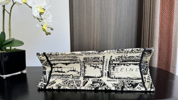 medium D*or book tote-36*18*28cm