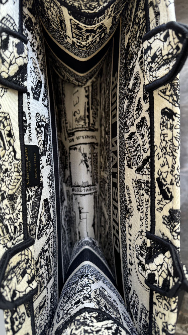 medium D*or book tote-36*18*28cm