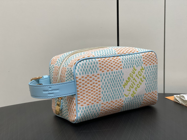 l**is V*t*n locker dopp kit bag-23*13*12cm