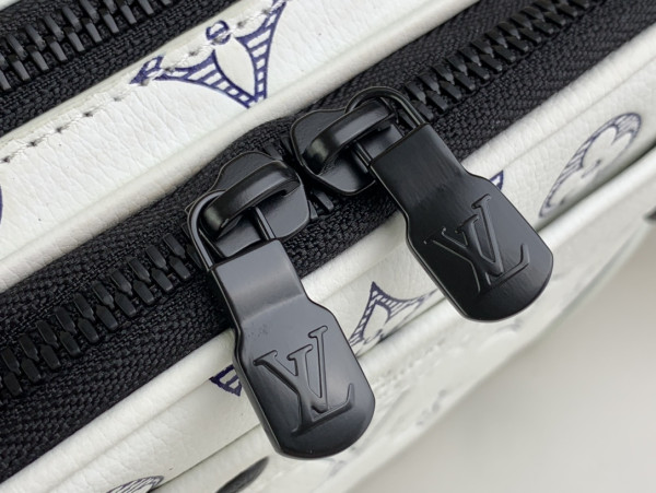 l**is V*t*n nano alpha-11.0*18.5*6.5cm