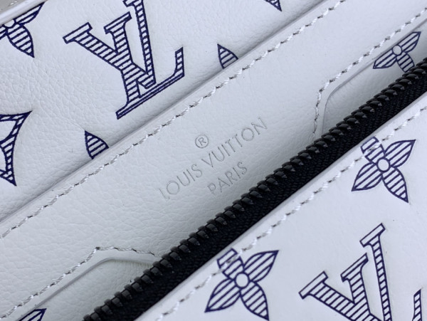 l**is V*t*n nano alpha-24*16*8 cm