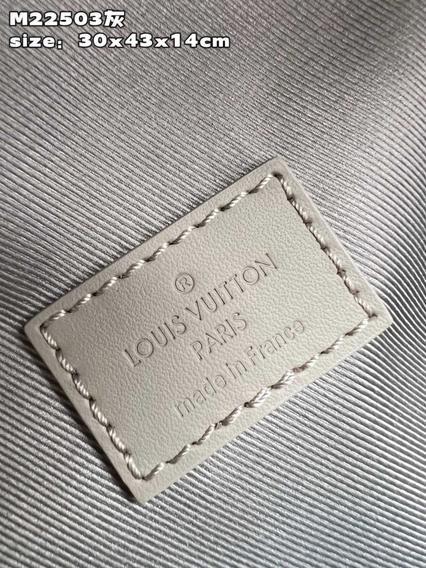 l**is V*t*n takeoff backpack