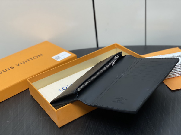 l**is V*t*n brazza wallet-10*19*2cm