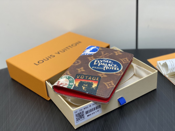 l**is V*t*n passport cover-10*14*2.5cm