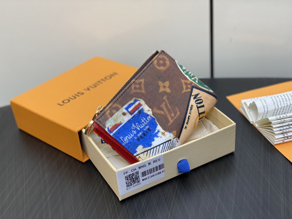 l**is V*t*n lisa wallet - 9*11.5*1.5cm