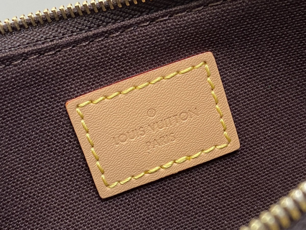 l**is V*t*n liv pochette double -9.6*5.3*2.6cm