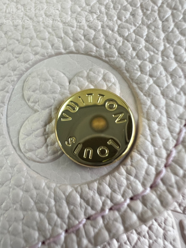 l**is V*t*n sarah wallet-19*10.5*2cm