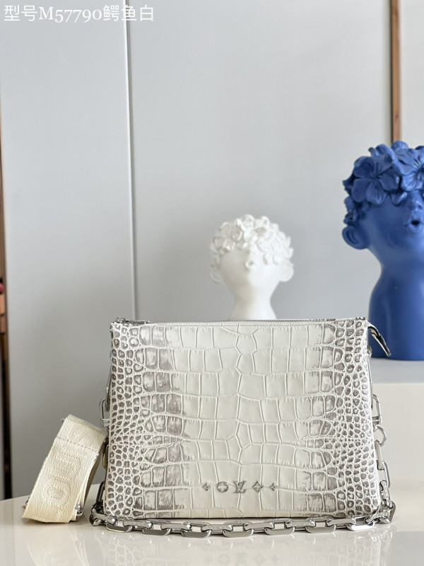 l**is V*t*n coussin pm-26*20*12cm