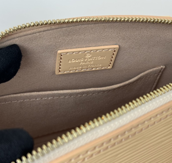 l**is V*t*n alma bb-23.5*17.5*11.5cm