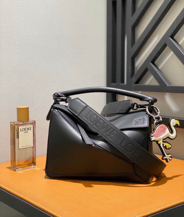 LOEWE Small Puzzle Bumbag-24*10*14cm