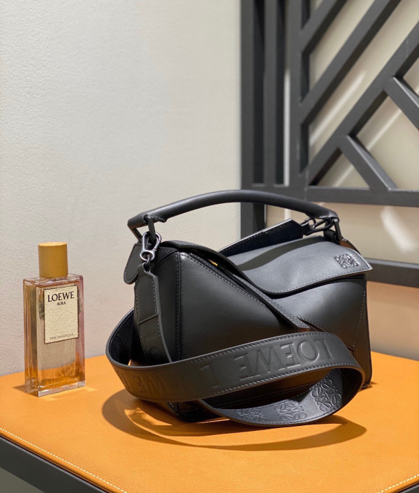 LOEWE Small Puzzle Bumbag-24*10*14cm