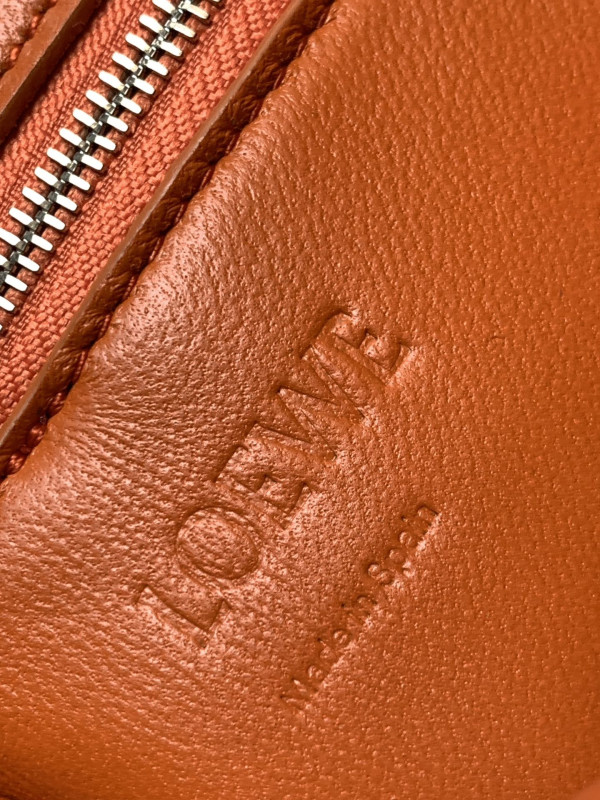 LOEWE Goya Puffer leather shoulder bag-30*20.5*10CM