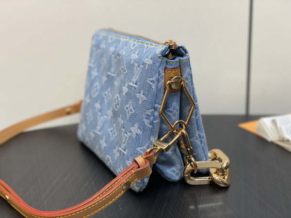 l**is V*t*n coussin bb