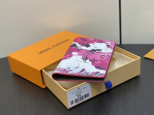 l**is V*t*n passport cover-10*14*2.5cm