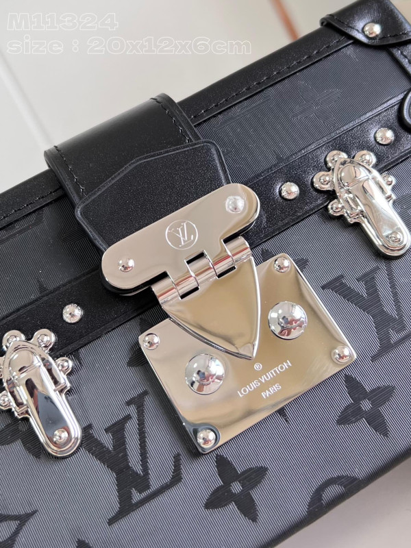 l**is V*t*n petite malle