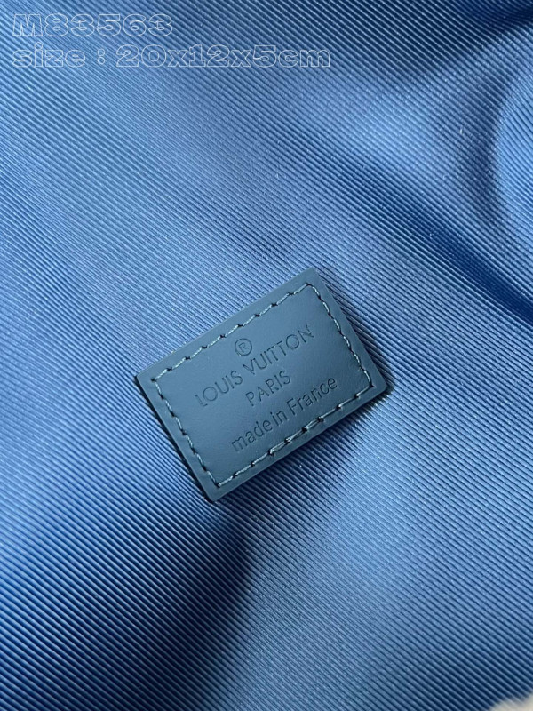 l**is V*t*n pilot wearable wallet-20*12*5.5cm