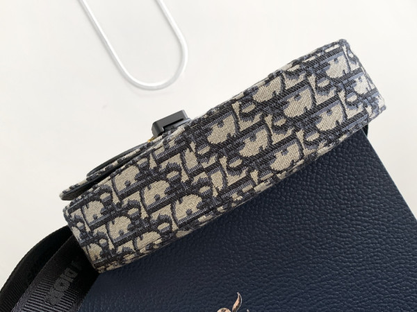 D*or saddle messenger bag