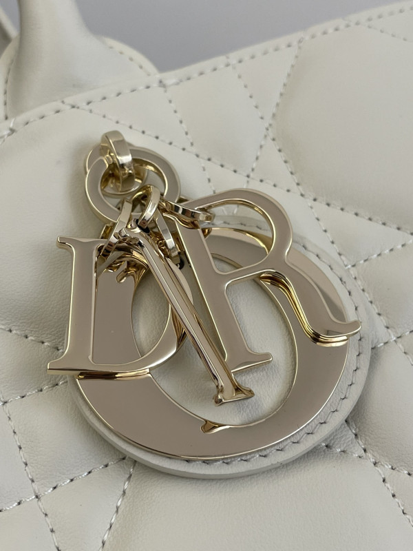 medium D*or book tote-36.5*28*17.5cm