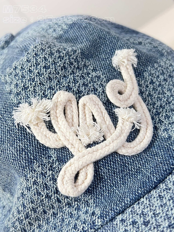 l**is V*t*n damier denim 3d cap