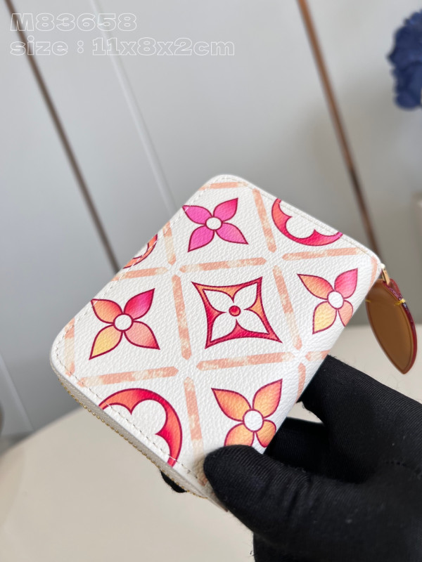 l**is V*t*n slender wallet-11*8.5*2cm