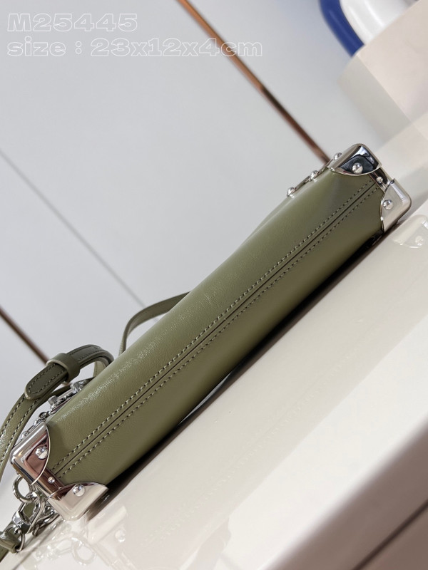 l**is V*t*n slim trunk-23*12*4cm