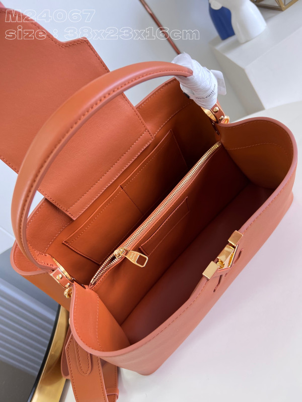 l**is V*t*n capucines gm souple-38*23*16cm