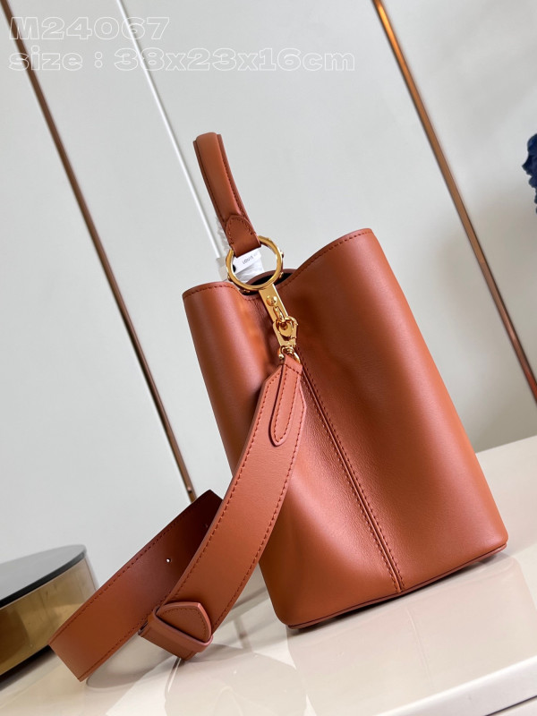 l**is V*t*n capucines gm souple-38*23*16cm